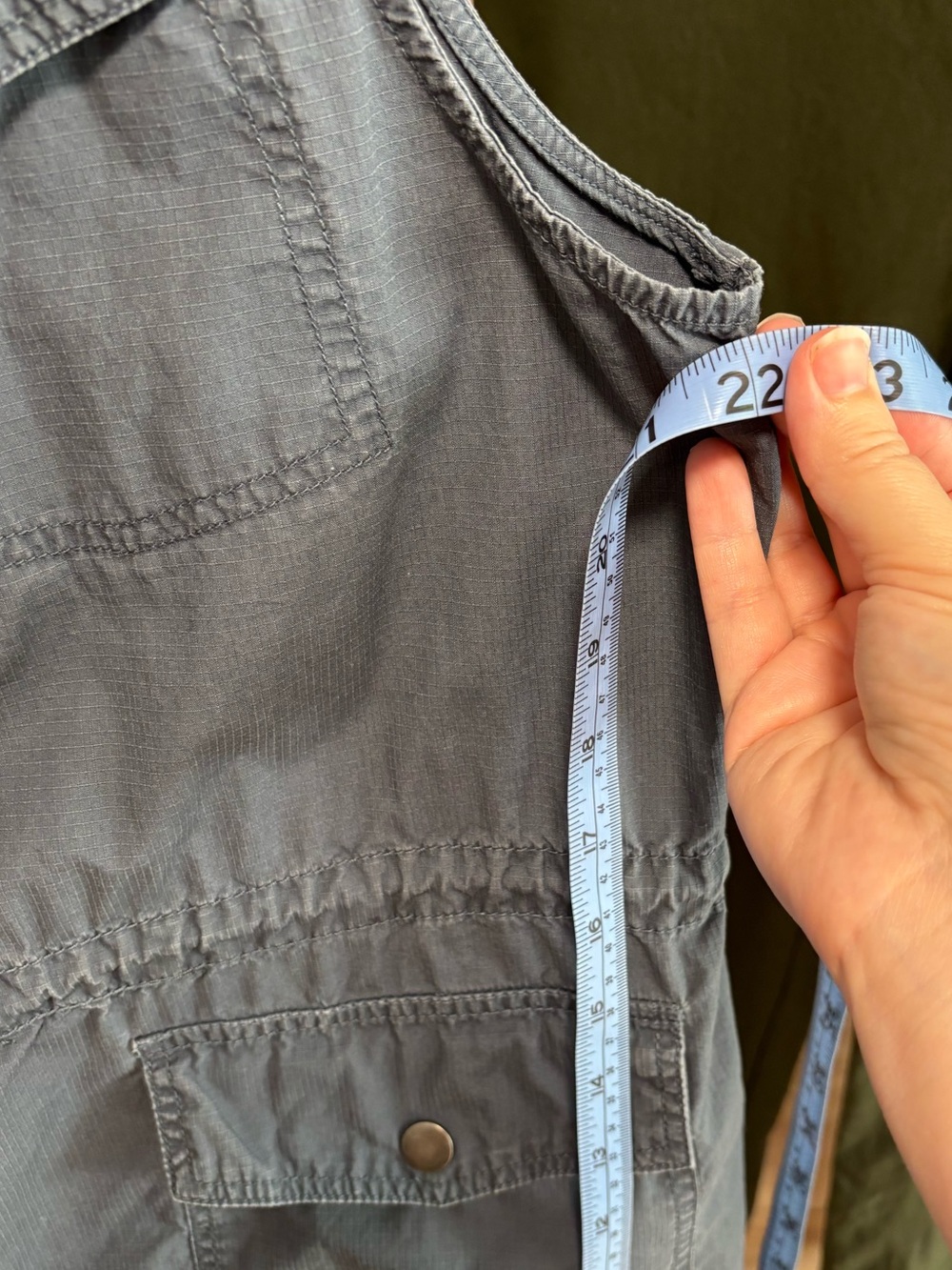 Mudd slate blue utility vest with hood and drawstrings, size 1X - Picture 5 of 8